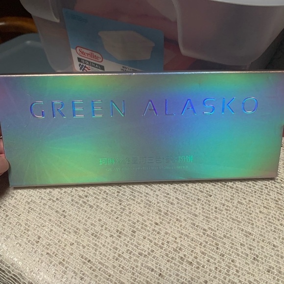 3 Shade Contour Powder Pallet - Picture 2 of 6